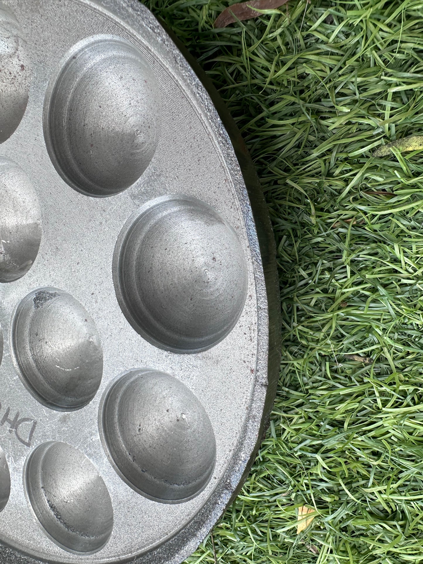 Iron Bid Traditional Paddu Or Appam Tawa-12 Holes
