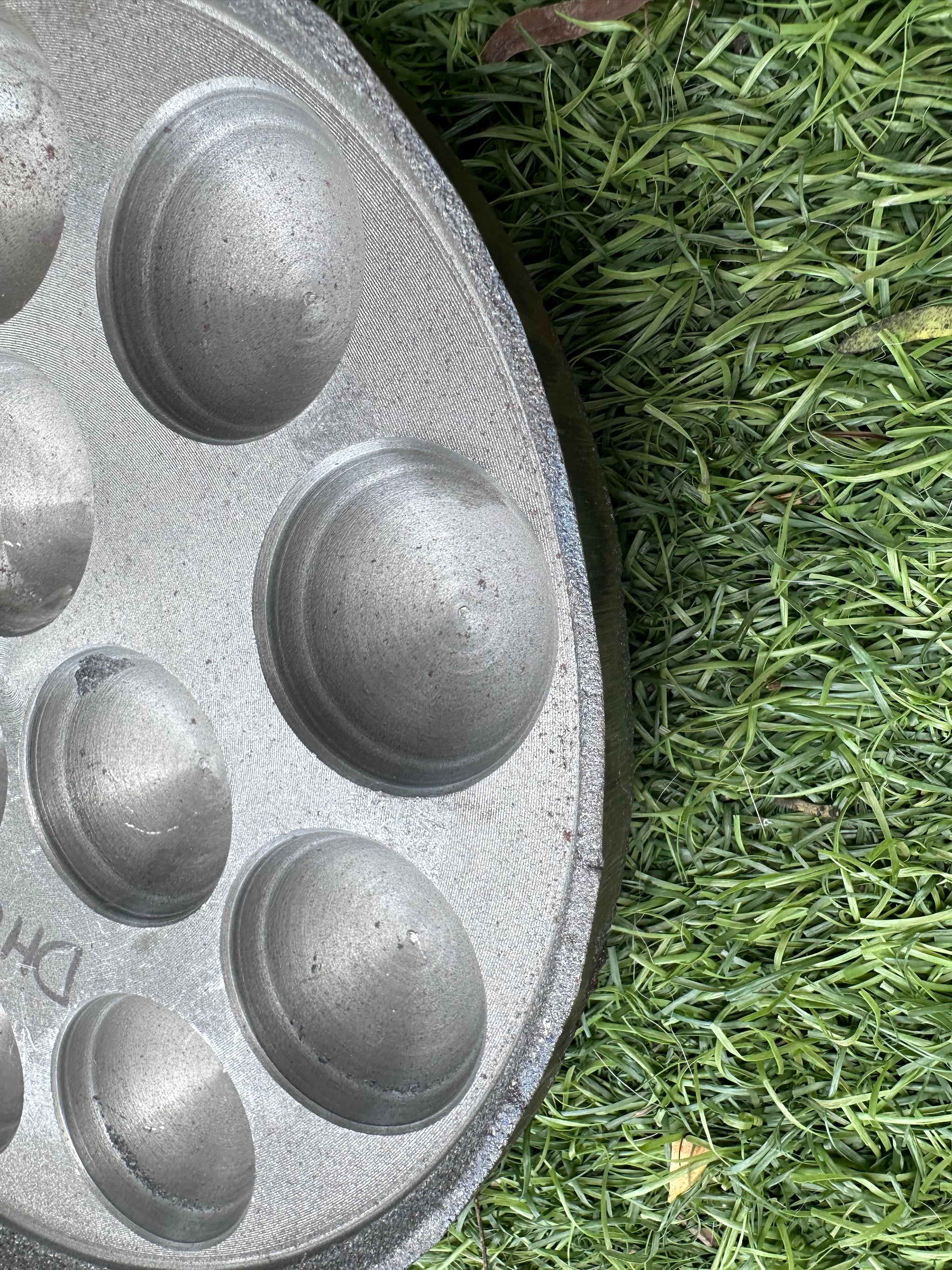 Iron Bid Traditional Paddu Or Appam Tawa-12 Holes